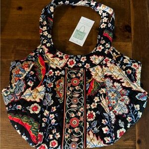 Like new condition. Vintage Vera Bradley medium satchel